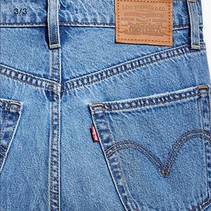 NWT Levi’s Ribcage Jeans 👖 Sz 28